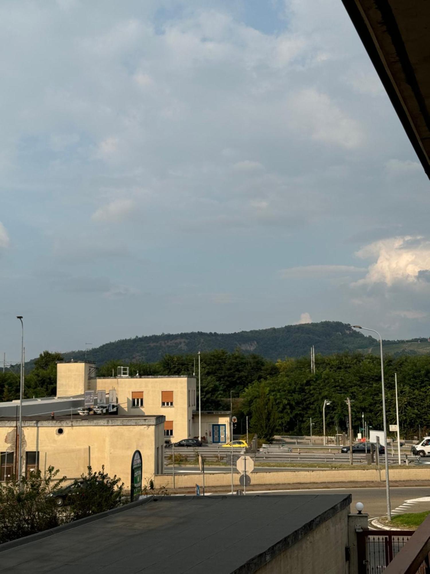 Serravalle Shop&Stay セッラヴァッレ・スクリーヴィア エクステリア 写真